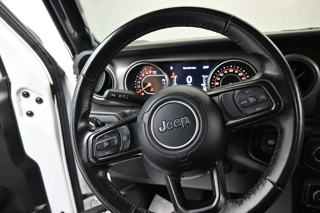 Used 2021 White Jeep Sport image 19