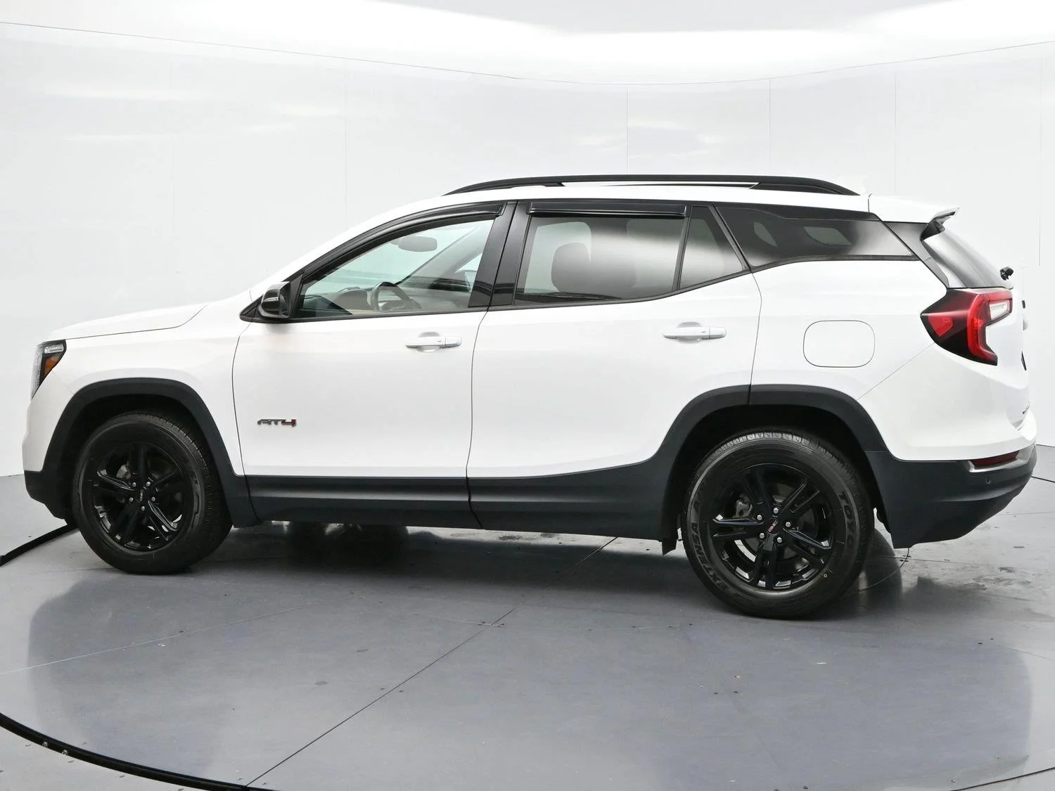 Used 2022 Summit White GMC AT4 image 5