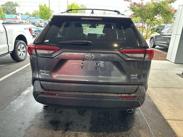 Used 2020 Gray Toyota XLE Premium image 26