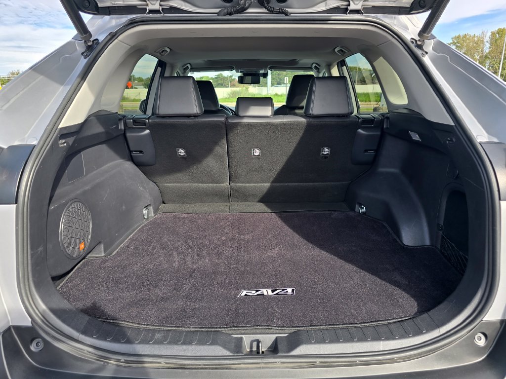 Certified Used 2019 Silver Toyota Limited image 22