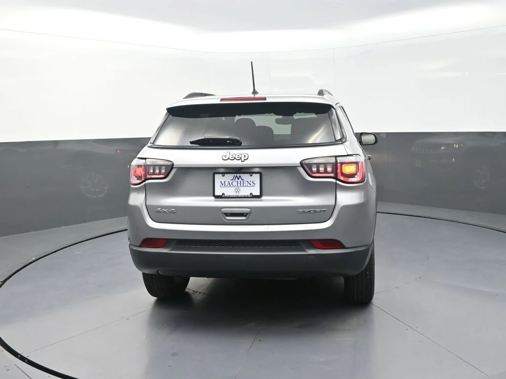 Used 2018 Silver Jeep Sport image 9