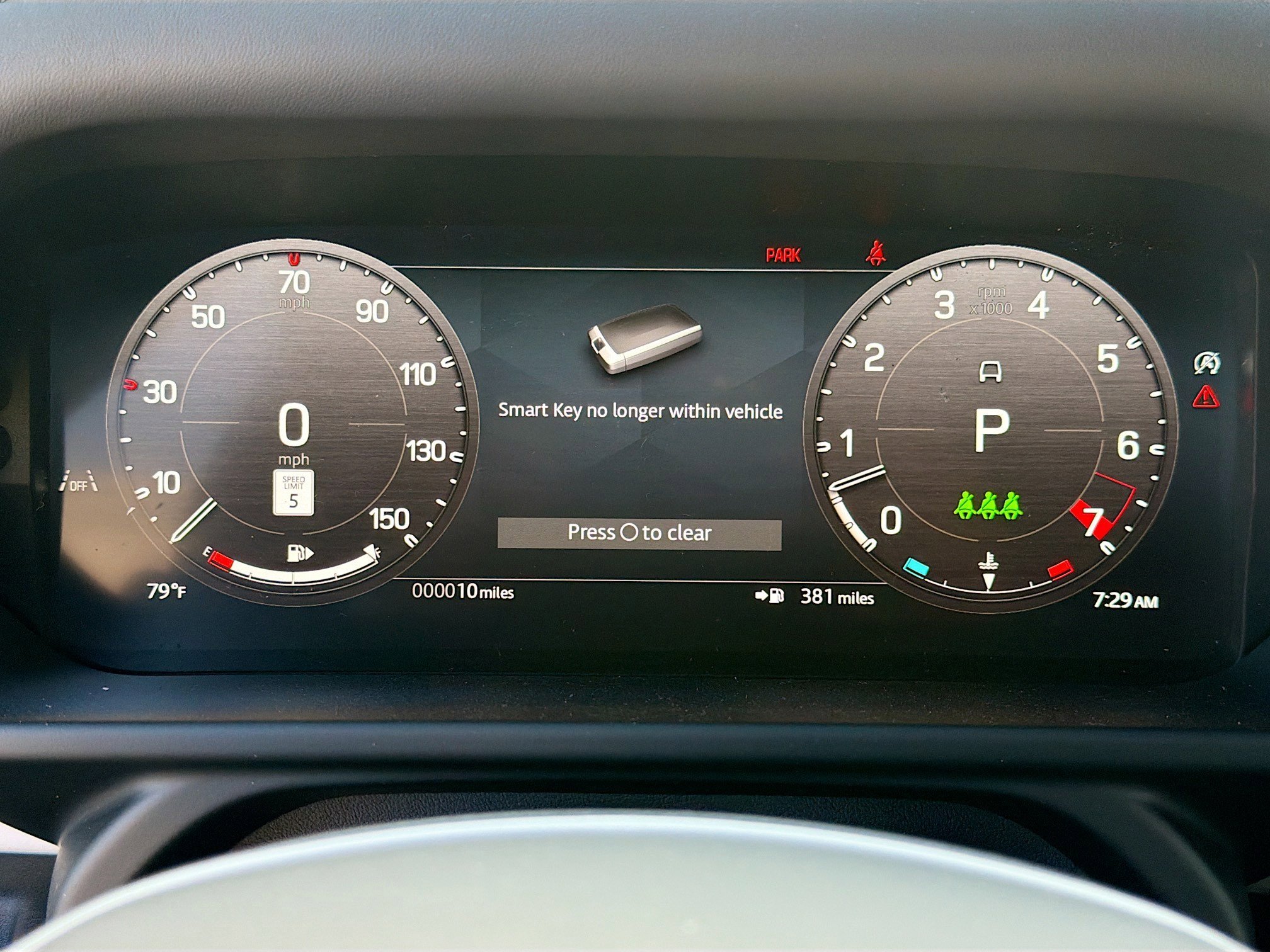 New 2026 Fuji White Land Rover X-Dynamic SE image 40