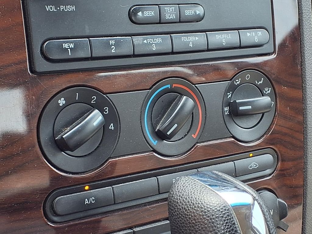 Used 2009 Silver Ford SE image 17