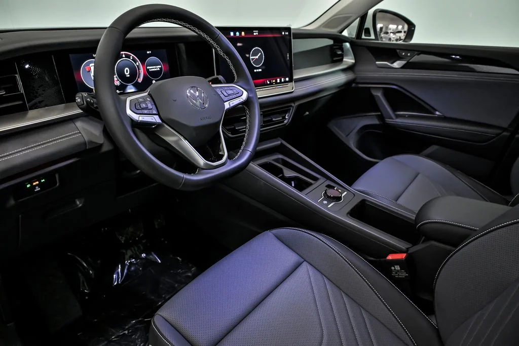 New 2026 White/off-white Volkswagen 2.0T SE image 6