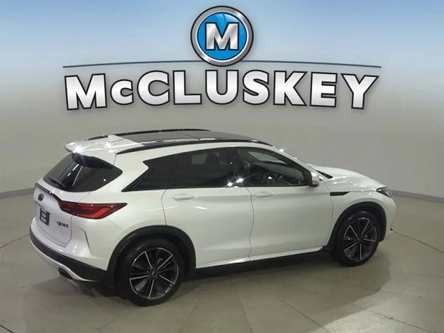 Used 2023 White INFINITI SPORT image 4