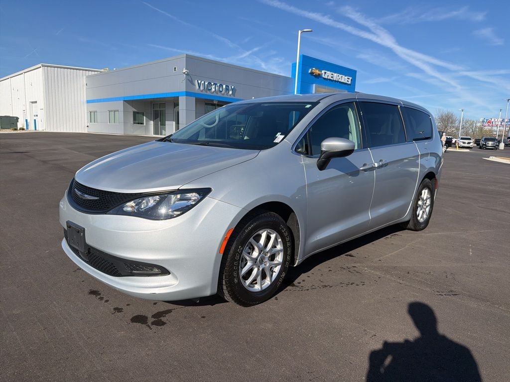 2023 Chrysler Voyager LX