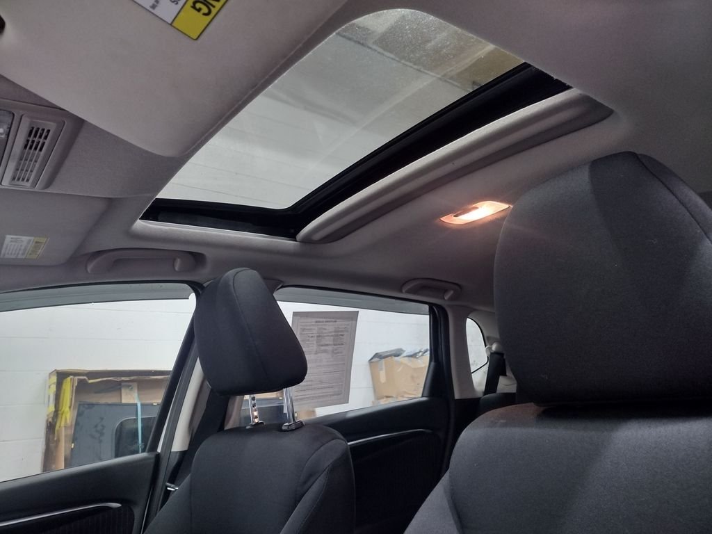 Used 2026 White Hyundai SEL Convenience image 18
