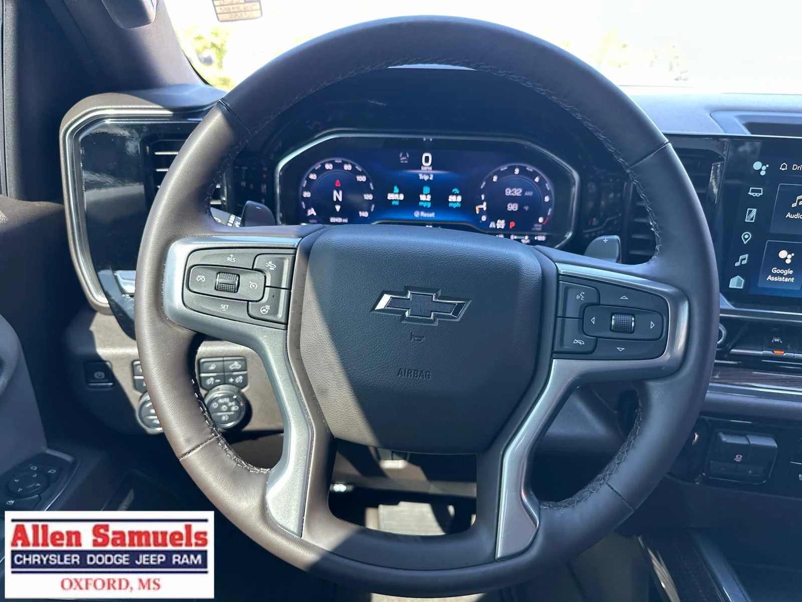 Used 2024 Summit White Chevrolet RST image 32