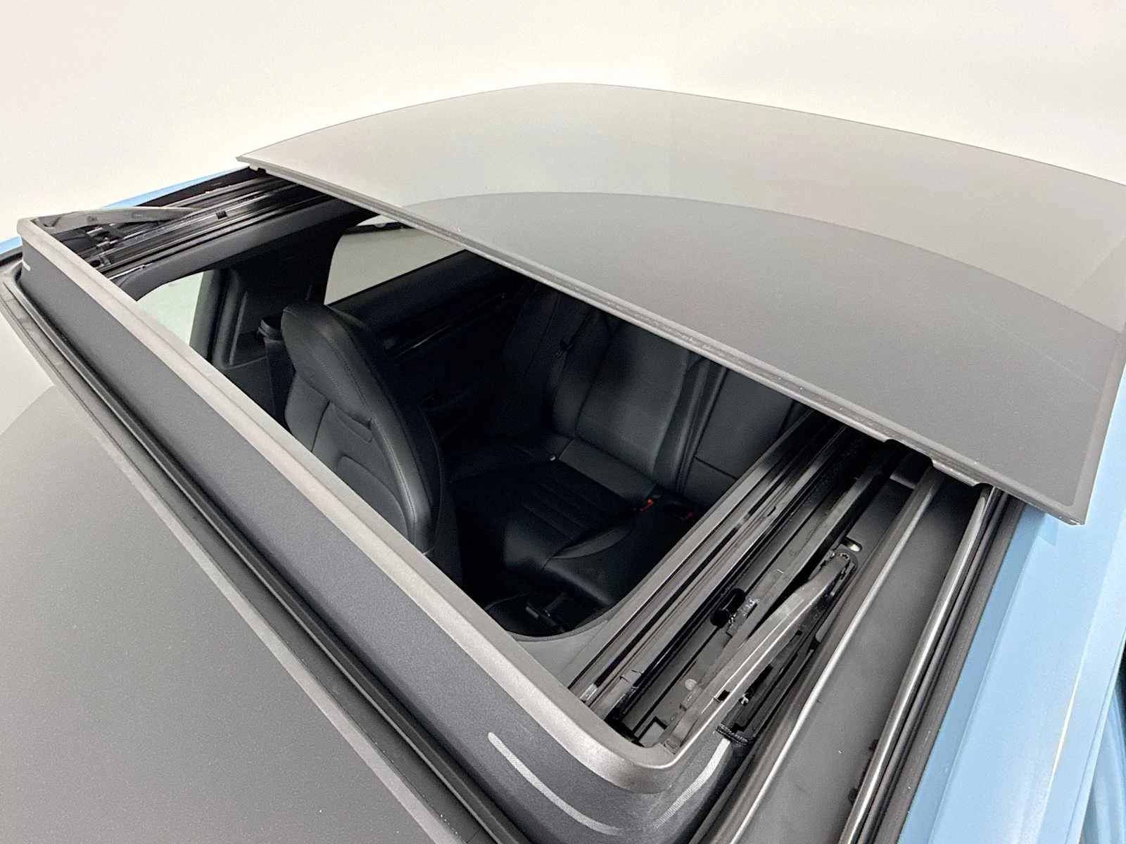 2026 Porsche Panamera 4 E-Hybrid - Photo 23