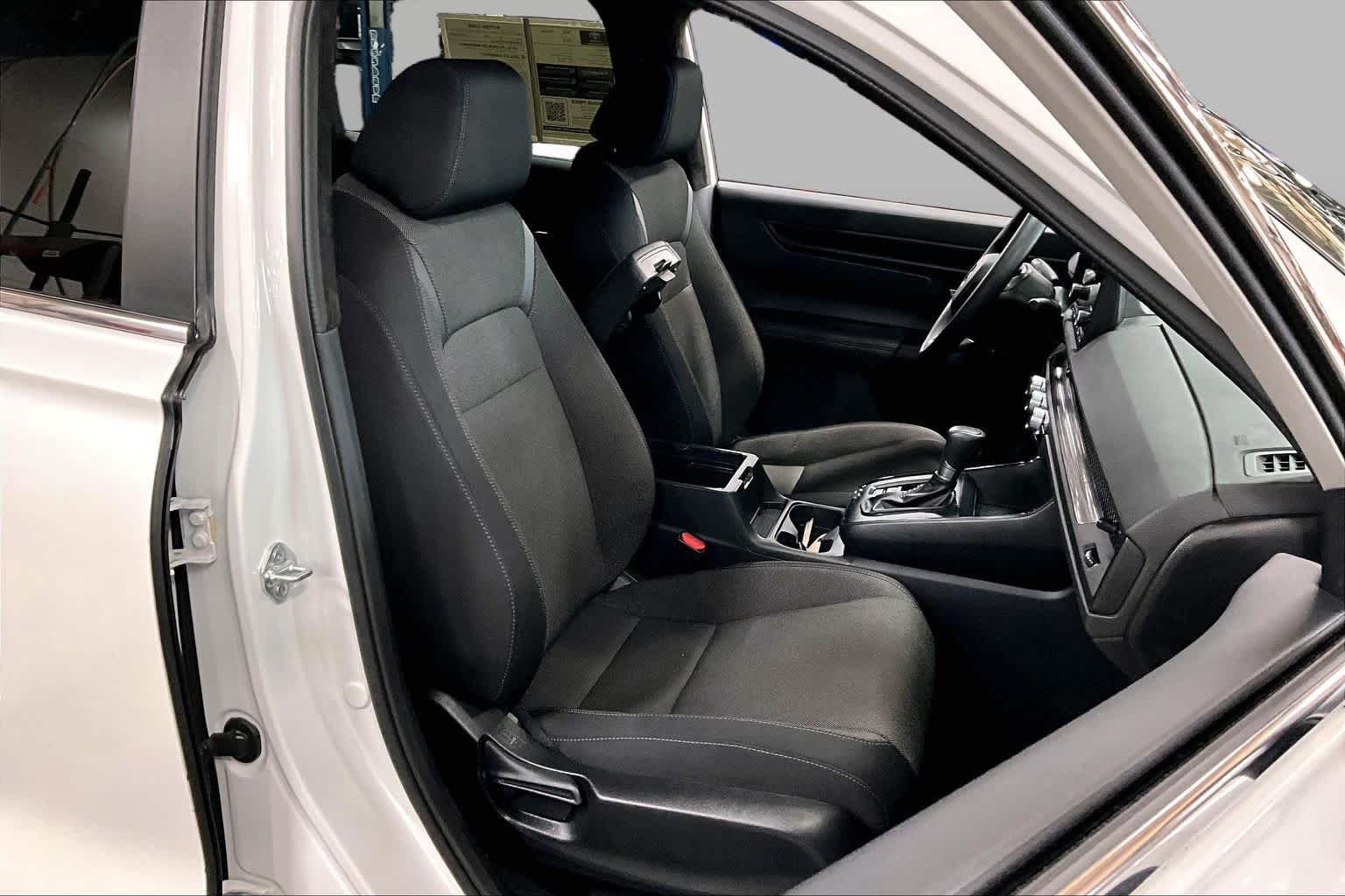Used 2025 Platinum White Pearl Honda EX image 8