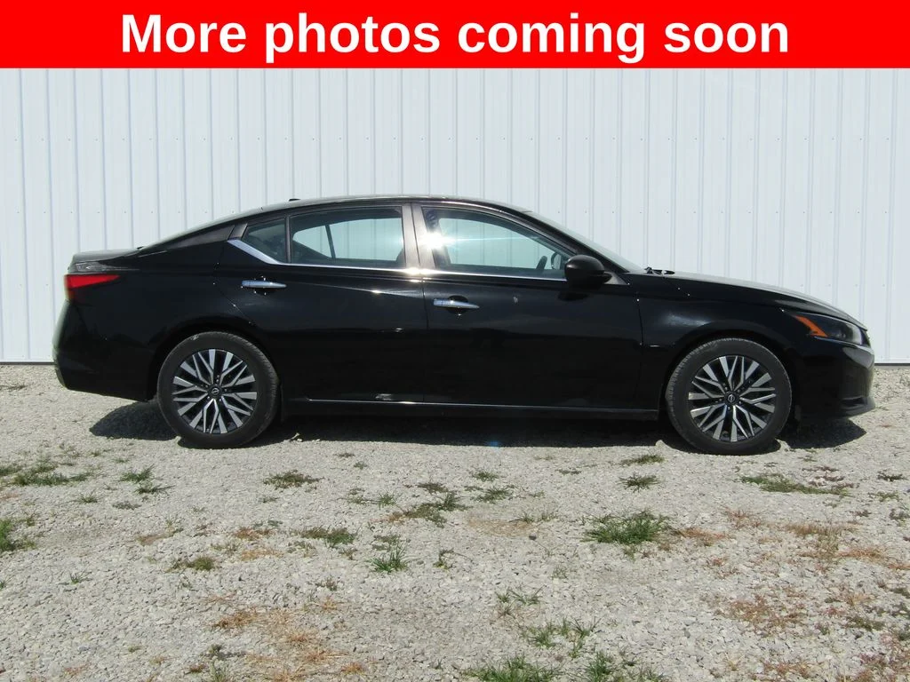 Used 2024 Black Nissan 2.5 SV image 2