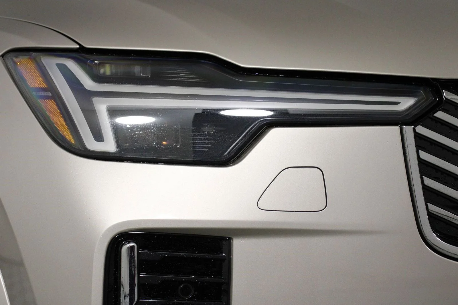 New 2026  Volvo T8 Plus image 14