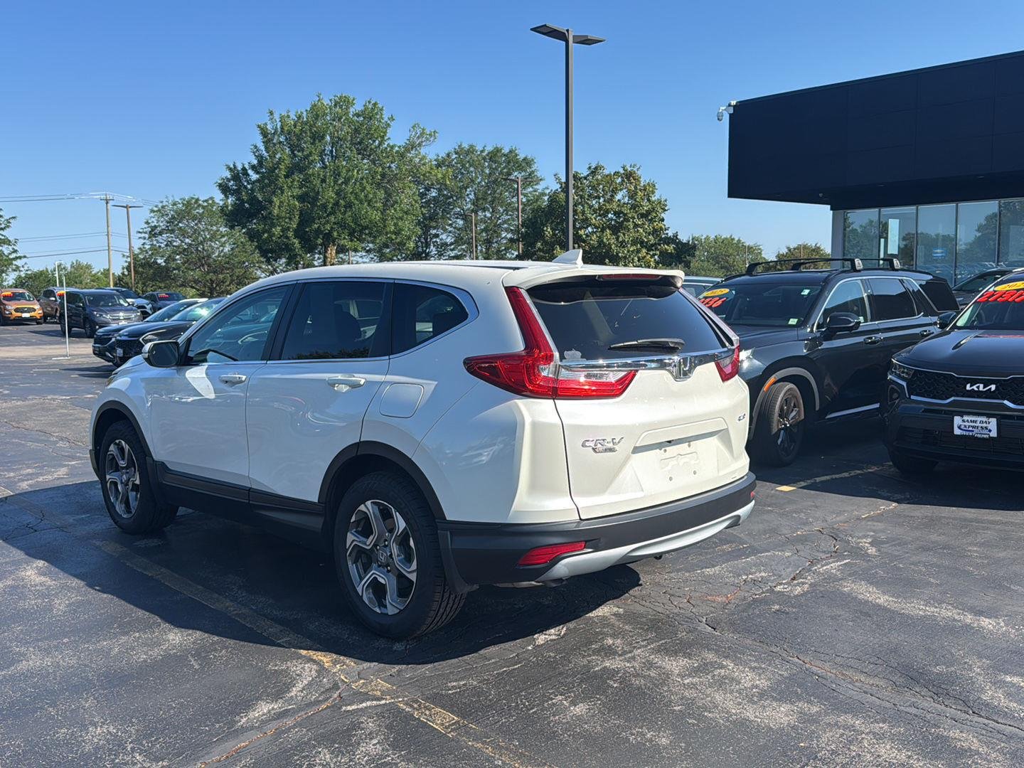 Used 2017 White Diamond Pearl Honda EX-L image 6