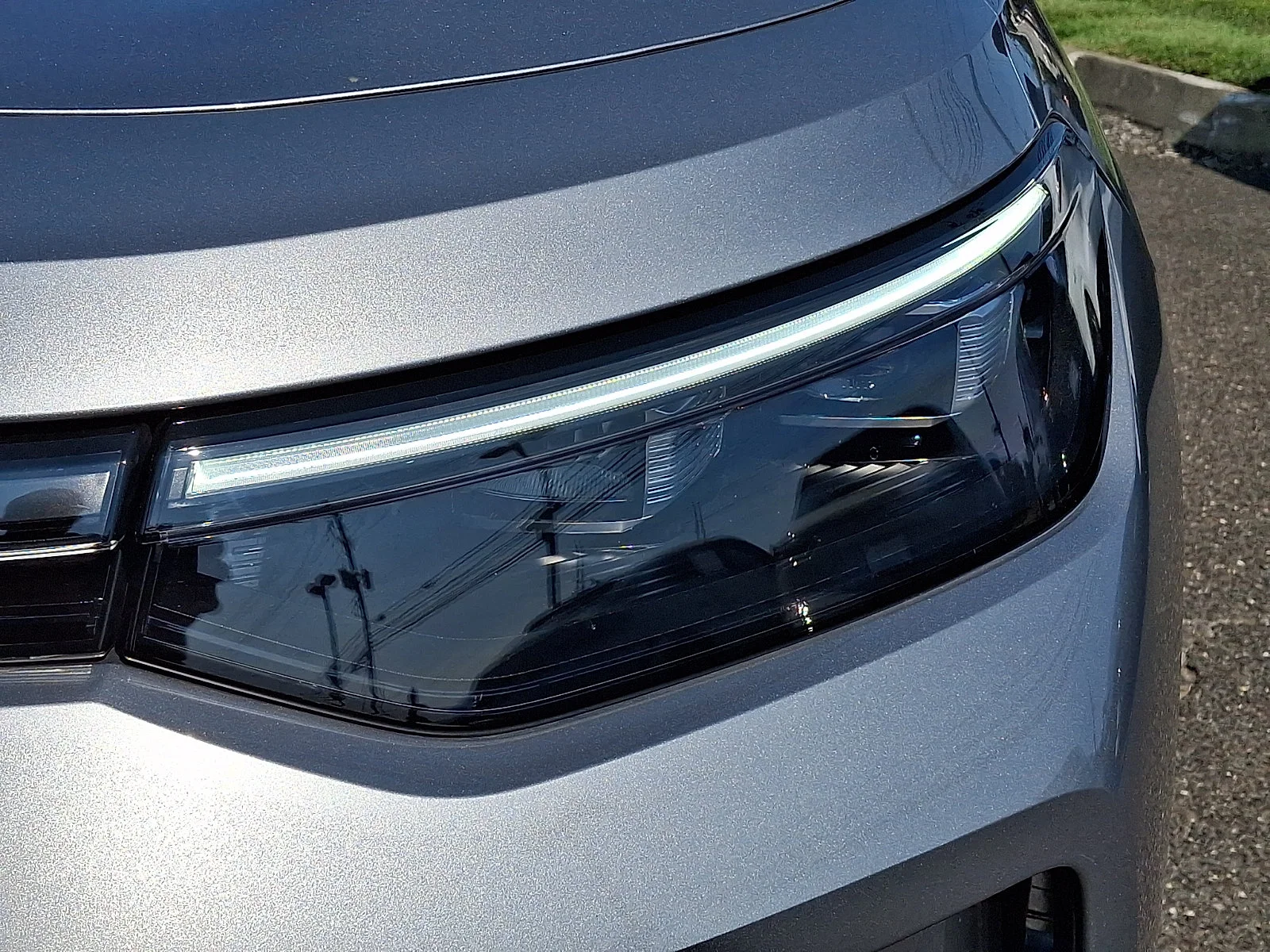 Used 2025 Pyrite Silver Metallic   K2k2 Volkswagen S image 9