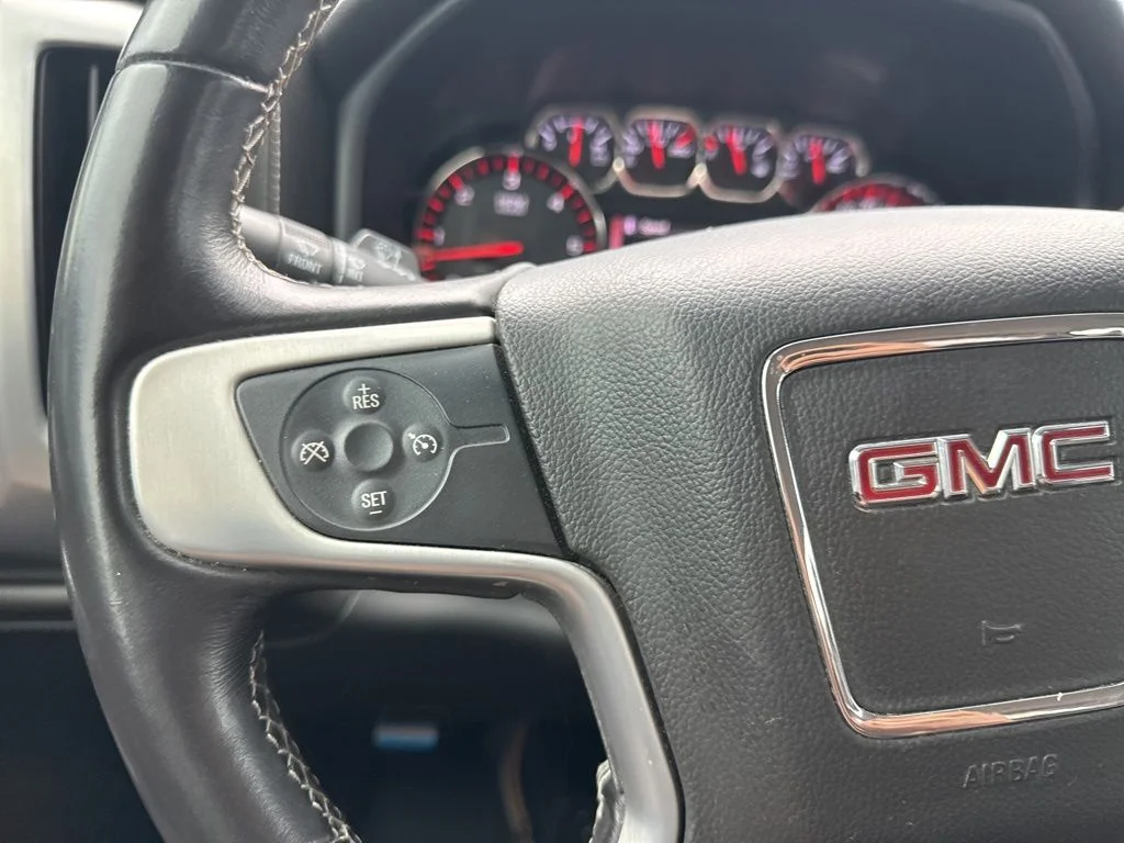 Used 2016 Silver GMC SLT image 4