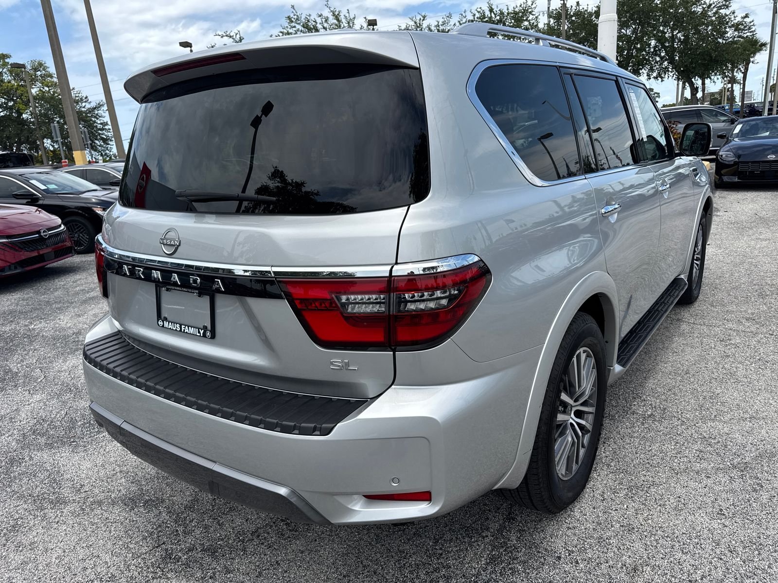 Used 2024 Silver Nissan SL image 11