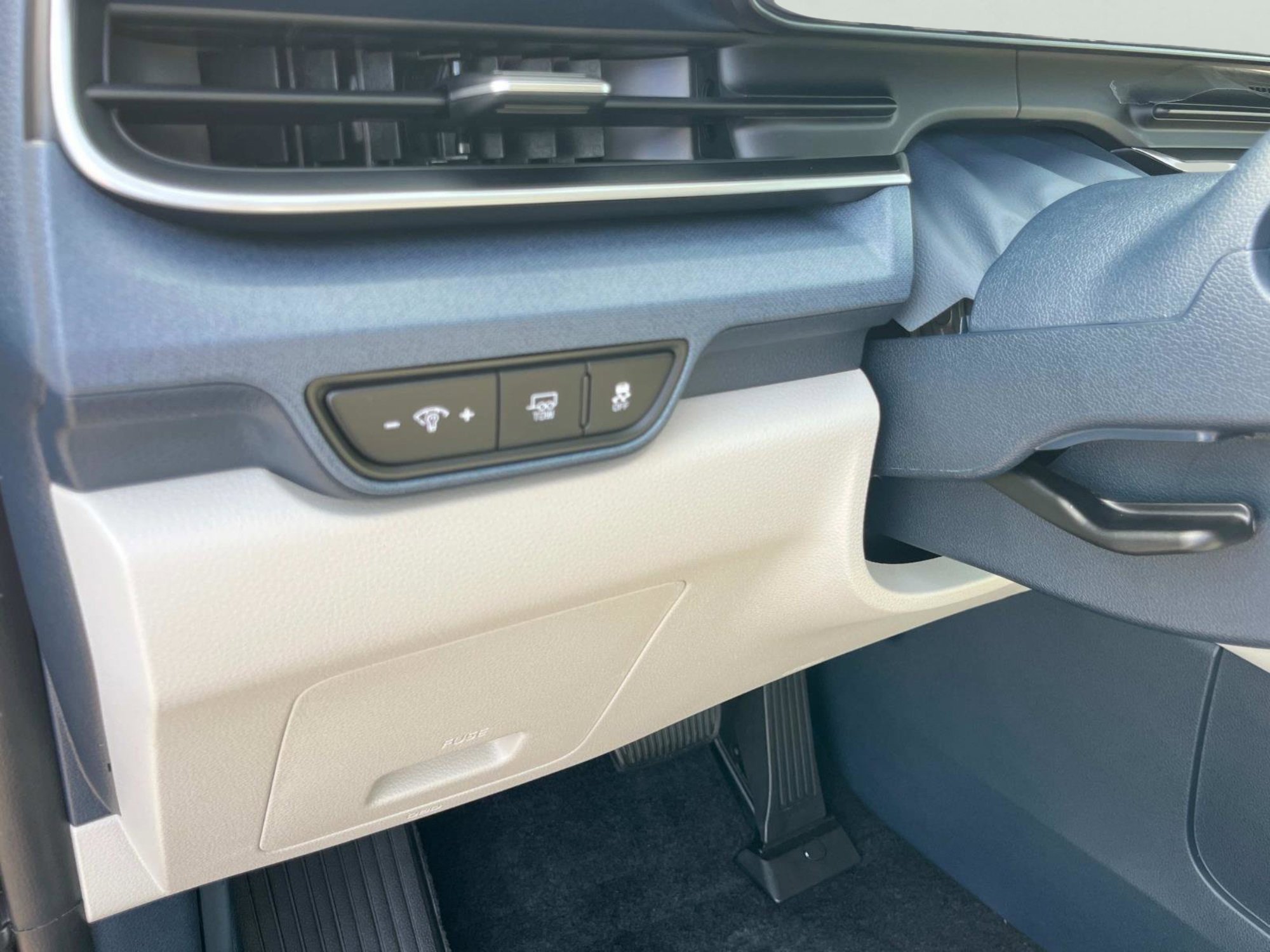 2026 Kia Carnival EX - Photo 26