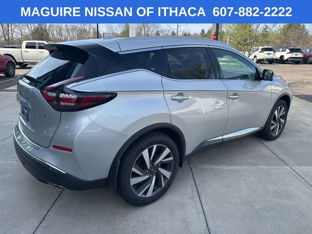 Used 2023 Silver Nissan SL image 5