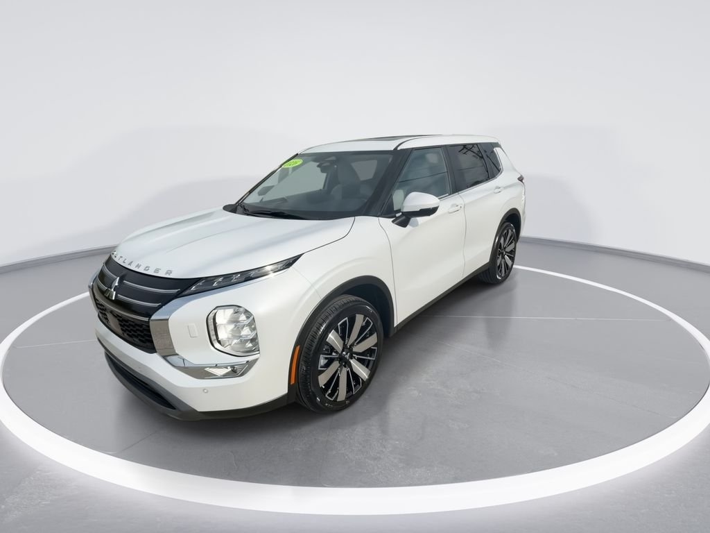 New 2026 White Mitsubishi SE image 4