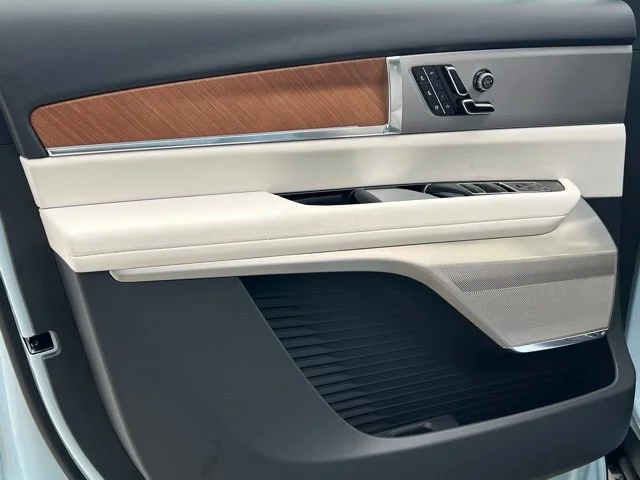 2026 Cadillac VISTIQ Sport - Photo 13