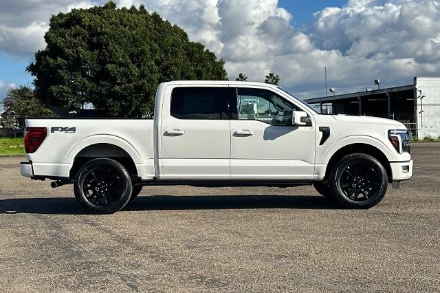 New 2025 Star White Metallic Tri-Coat Ford Platinum® image 25