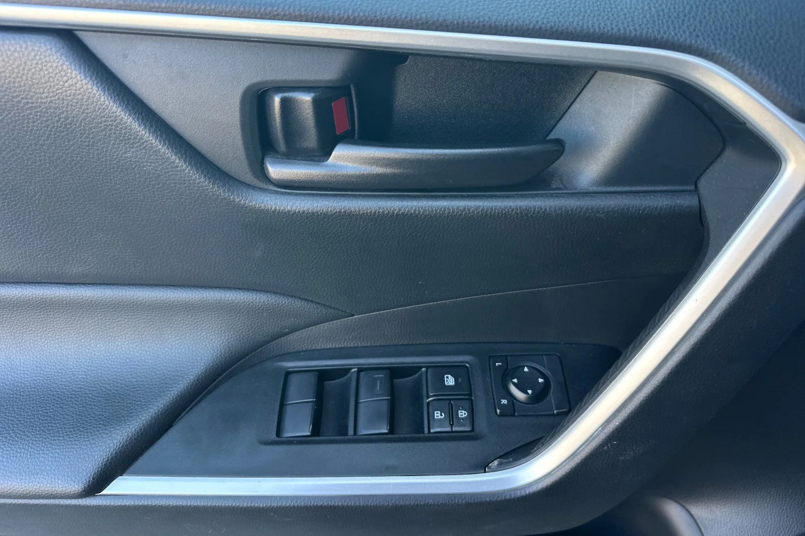 Used 2025 Magnetic Gray Metallic Toyota LE image 10