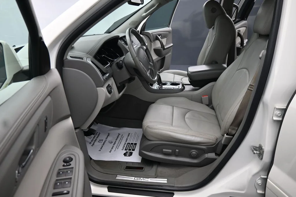 Used 2013 White GMC SLT-1 image 17