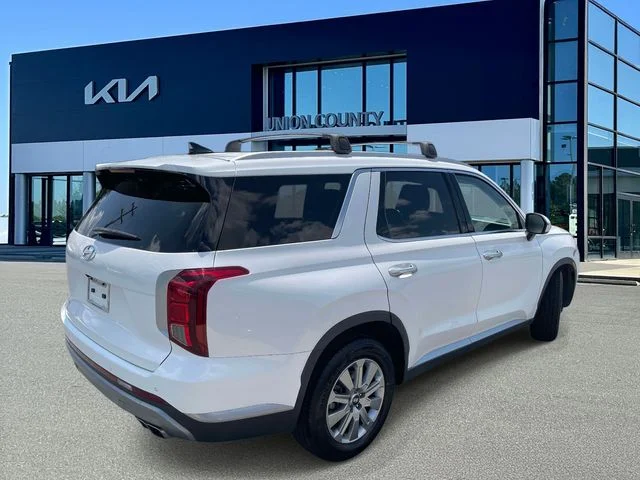Used 2023 White Hyundai SEL image 6