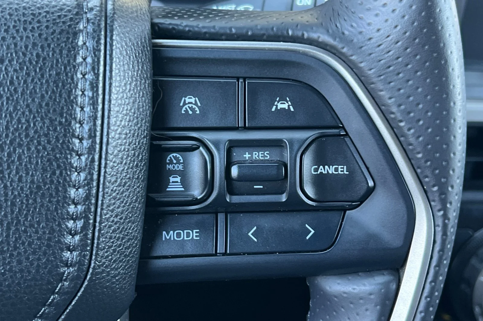2025 Toyota 4Runner TRD Off-Road - Photo 26