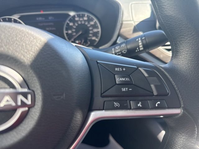 Used 2025 White Nissan 2.5 SV image 28