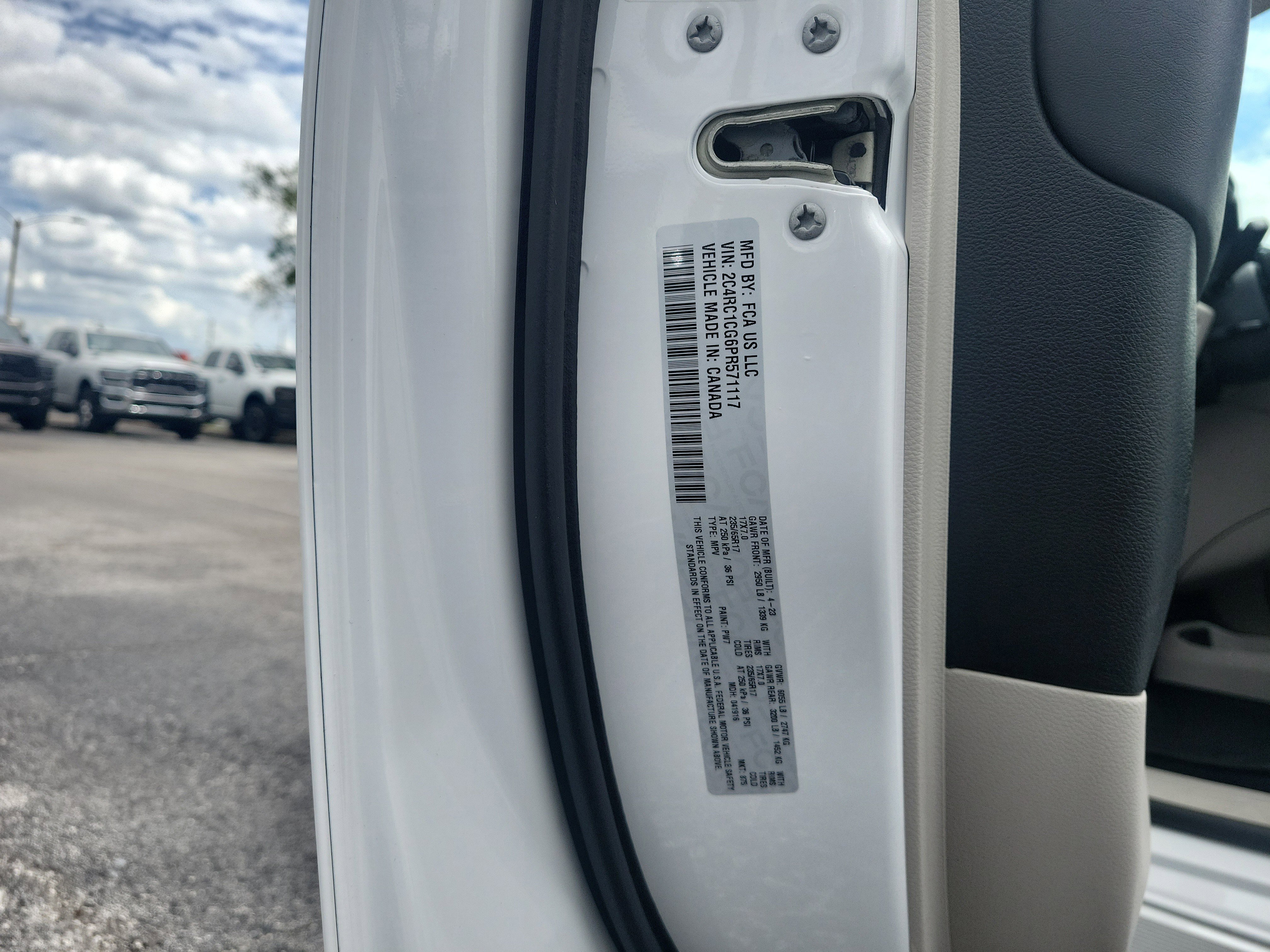 Used 2023 Bright White Clearcoat Chrysler LX image 29
