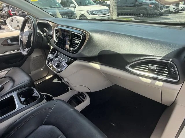 Used 2018 White Chrysler Touring L Plus image 20