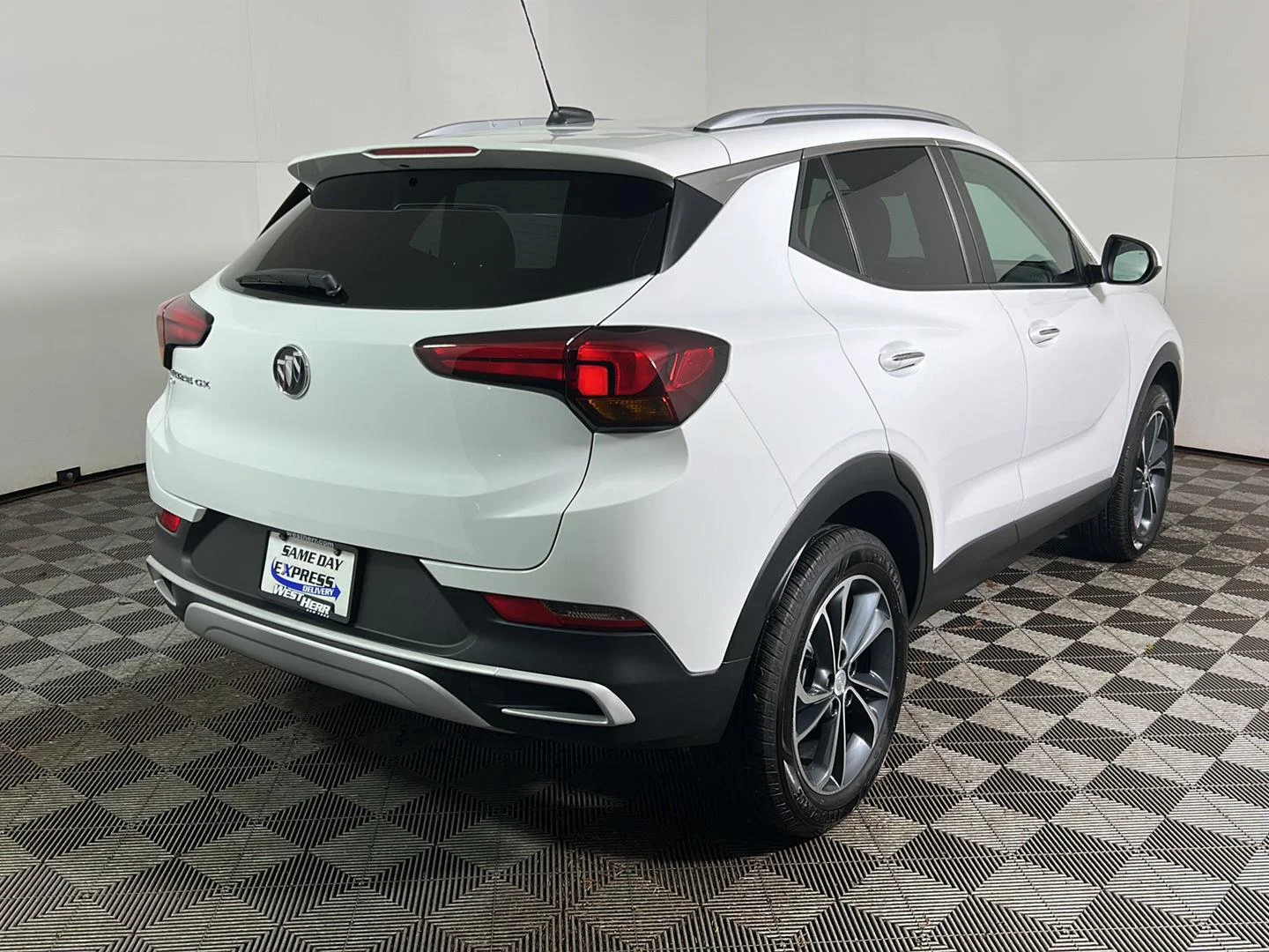 Used 2023 Summit White Buick Select image 6