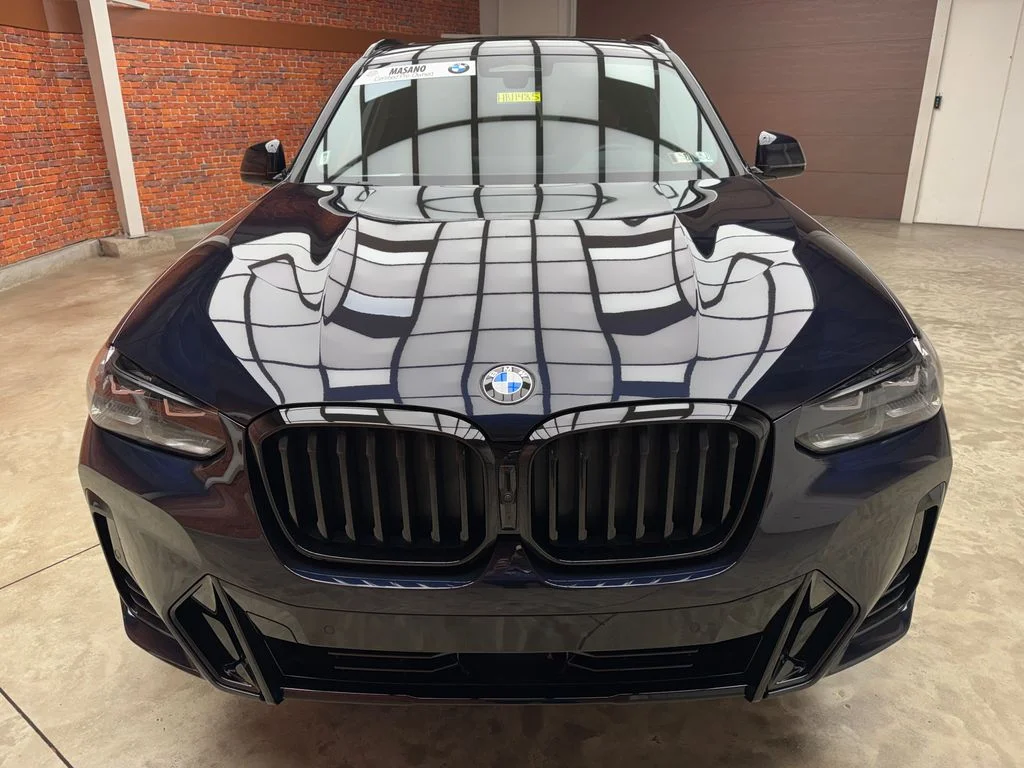 Used 2024 Black BMW xDrive30i image 9