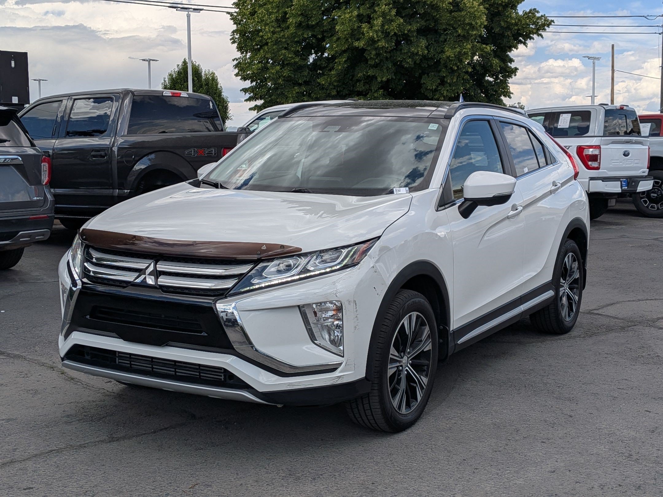 Used 2019 White Mitsubishi SE image 8