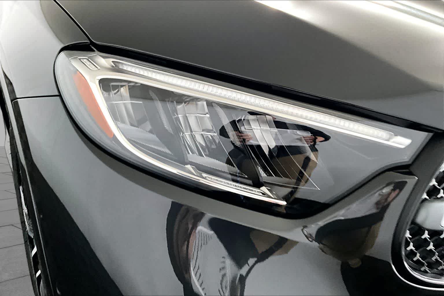New 2026 Graphite Grey Metallic Mercedes-Benz GLC 300 image 15