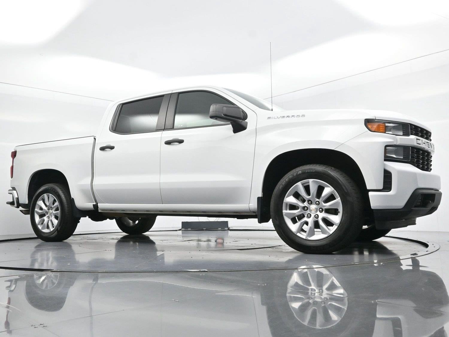 Used 2022 Summit White Chevrolet Custom image 41