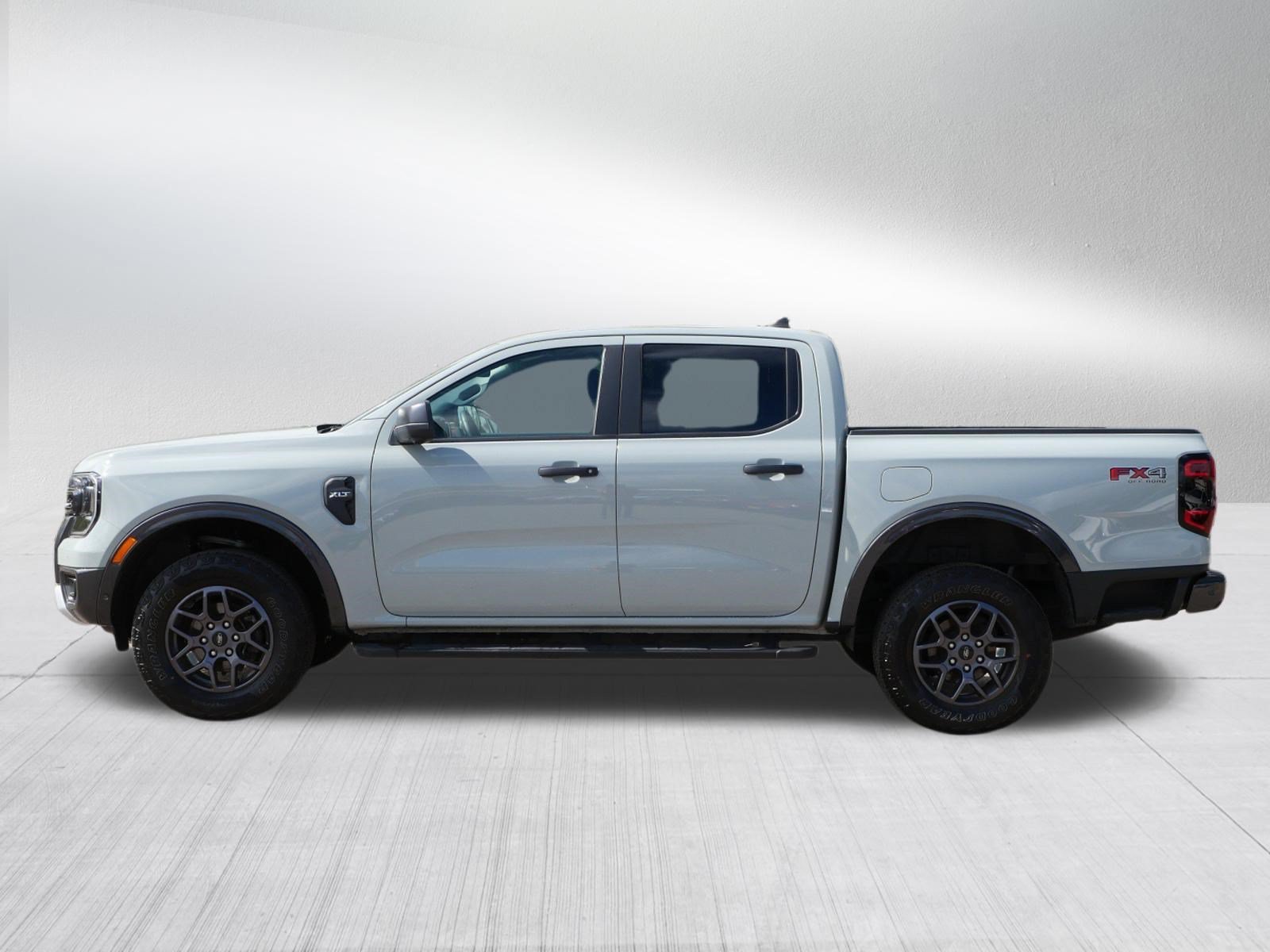 Used 2024 Cactus Grey Ford XLT image 4