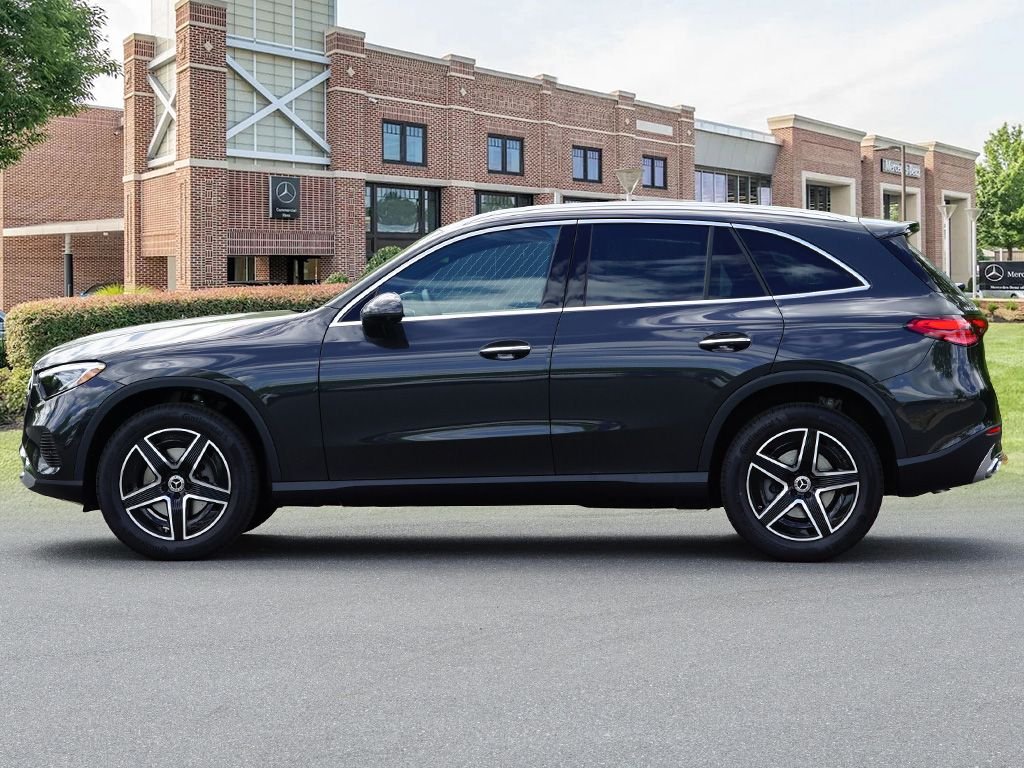 Used 2026 Graphite Grey Metallic Mercedes-Benz GLC 300 image 8