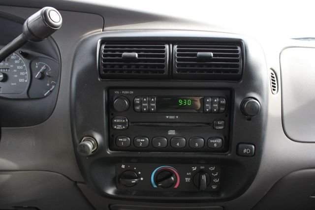 Used 2000 Green Ford XLT image 14