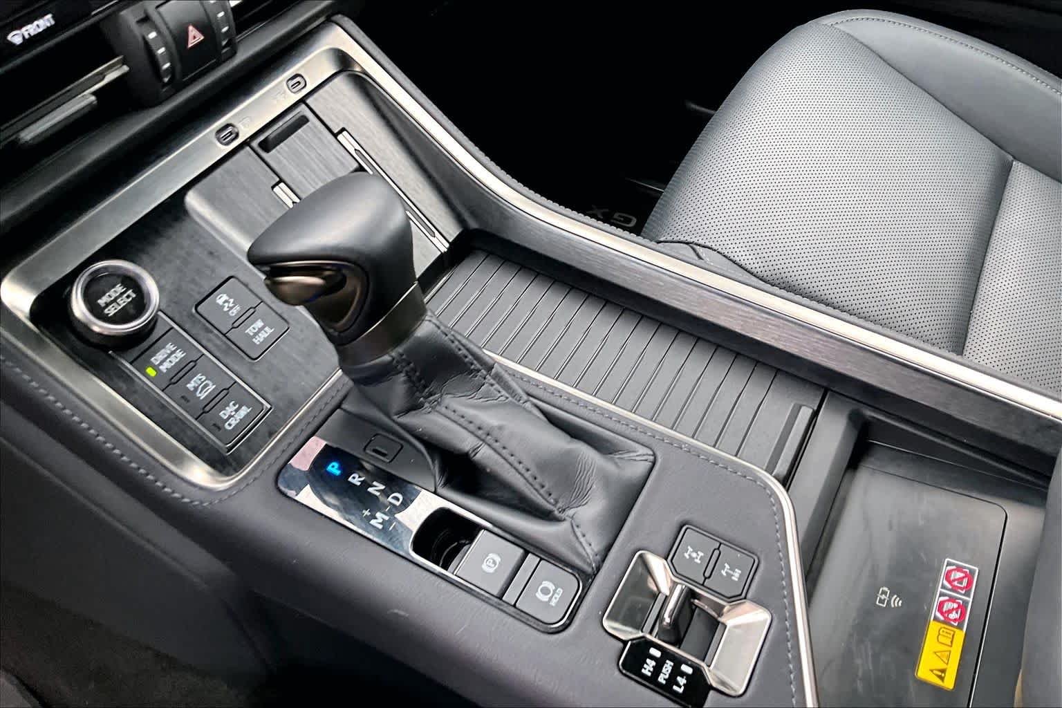 Used 2025 Atomic Silver/Black Roof Lexus Overtrail+ image 17
