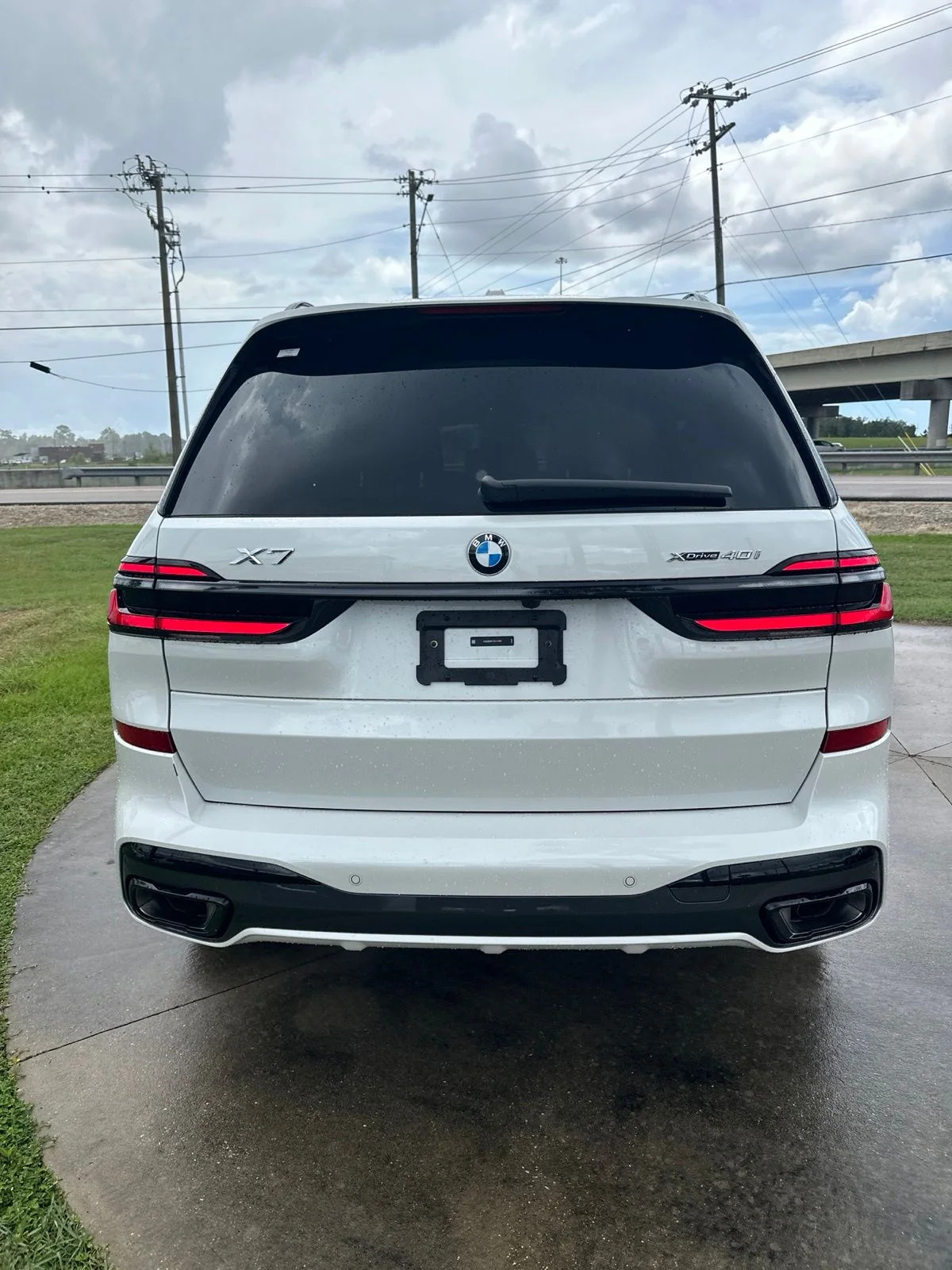 Used 2026 White BMW xDrive40i image 6
