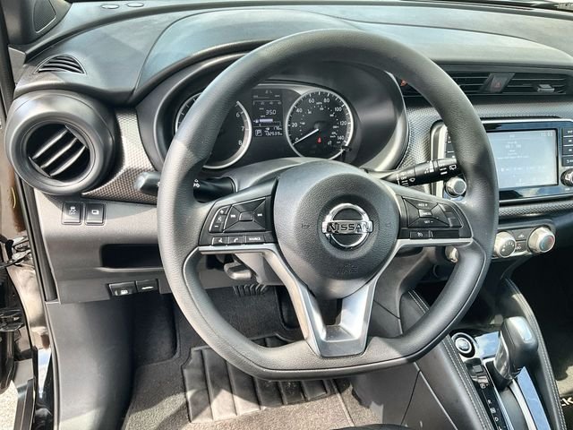 Used 2018 Super Black Nissan S image 22