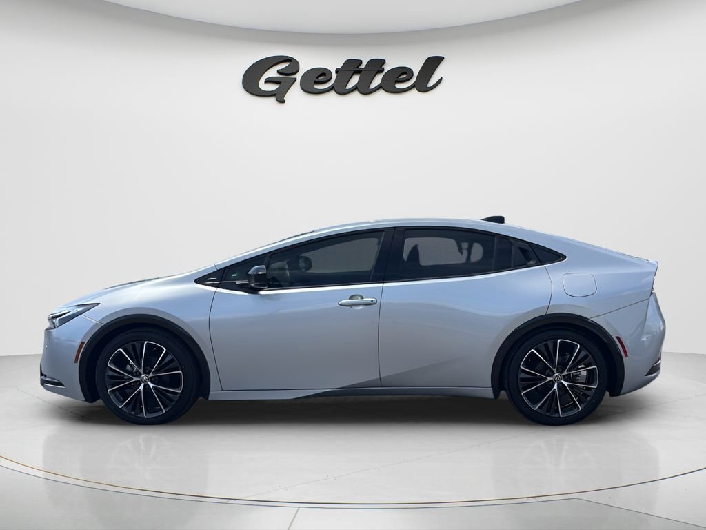 Used 2024  Toyota XLE image 8