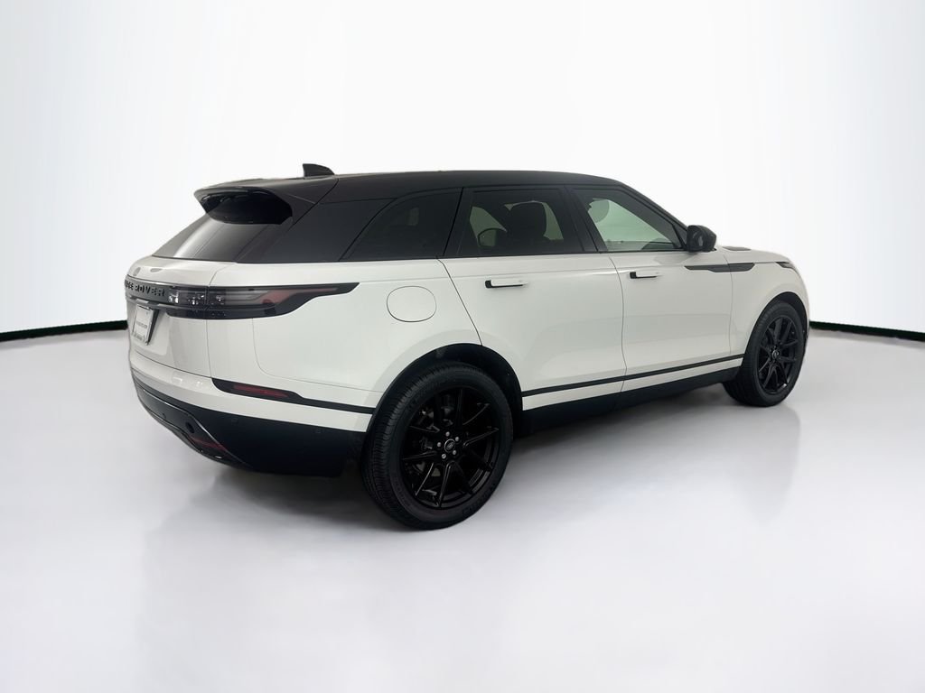 New 2026 Fuji White Land Rover Dynamic SE image 5