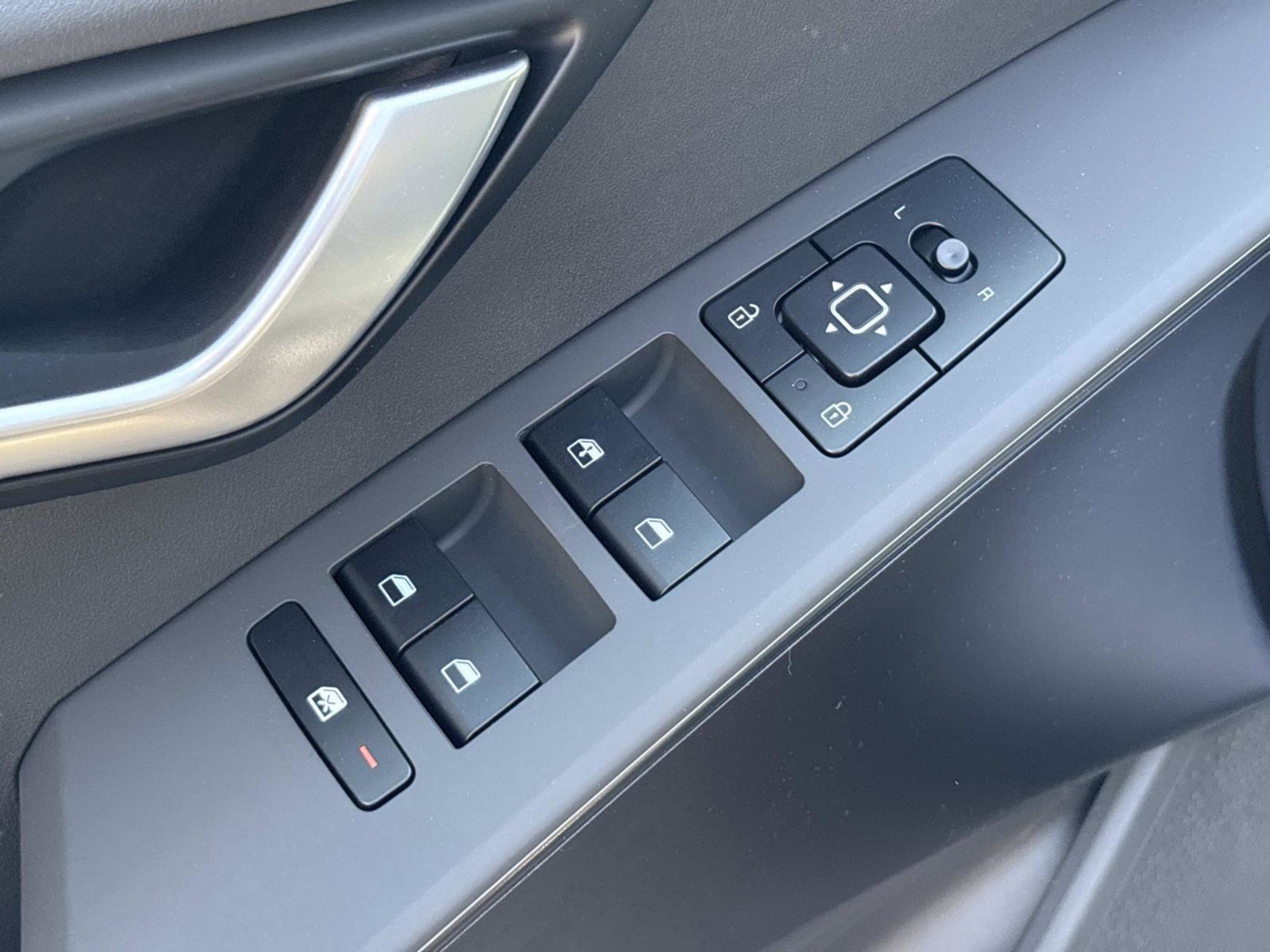 New 2026 Aurora Black Pearl Kia LX image 17
