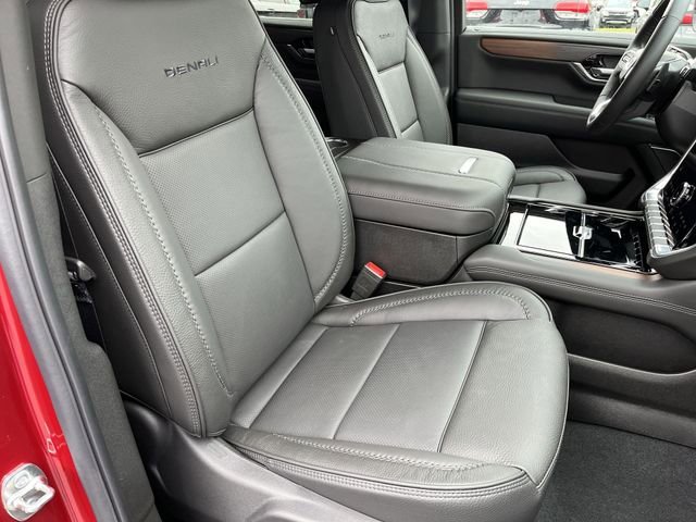 2026 GMC Yukon Denali - Photo 28