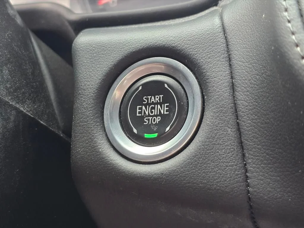 Used 2021 Blue Chevrolet LT image 18