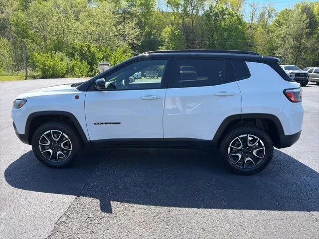 Used 2025 White Jeep Trailhawk image 10