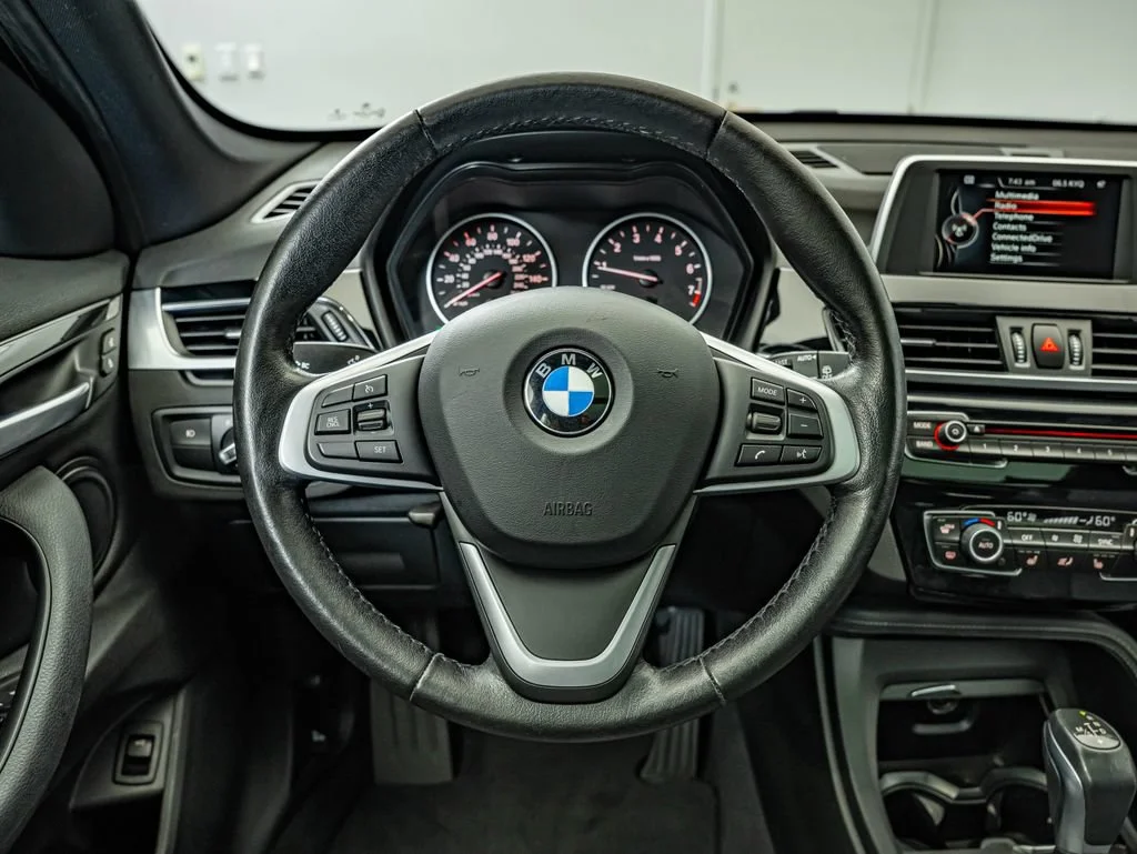 Used 2017 Alpine White BMW xDrive28i image 24